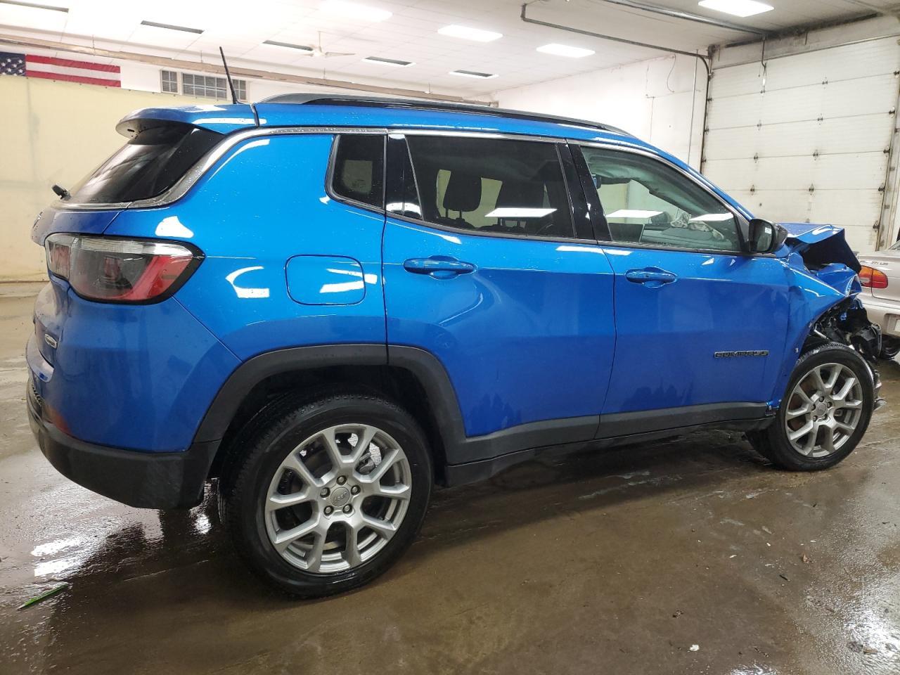 2022 Jeep Compass Latitude Lux - zdjęcie 3