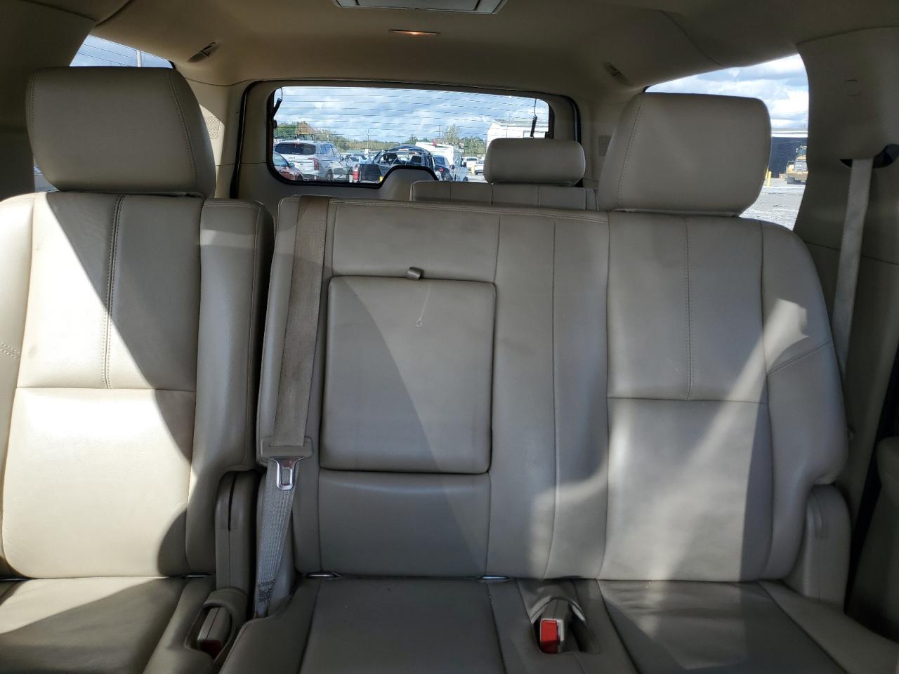 2013 Chevrolet Suburban C1500 Lt - zdjęcie 10