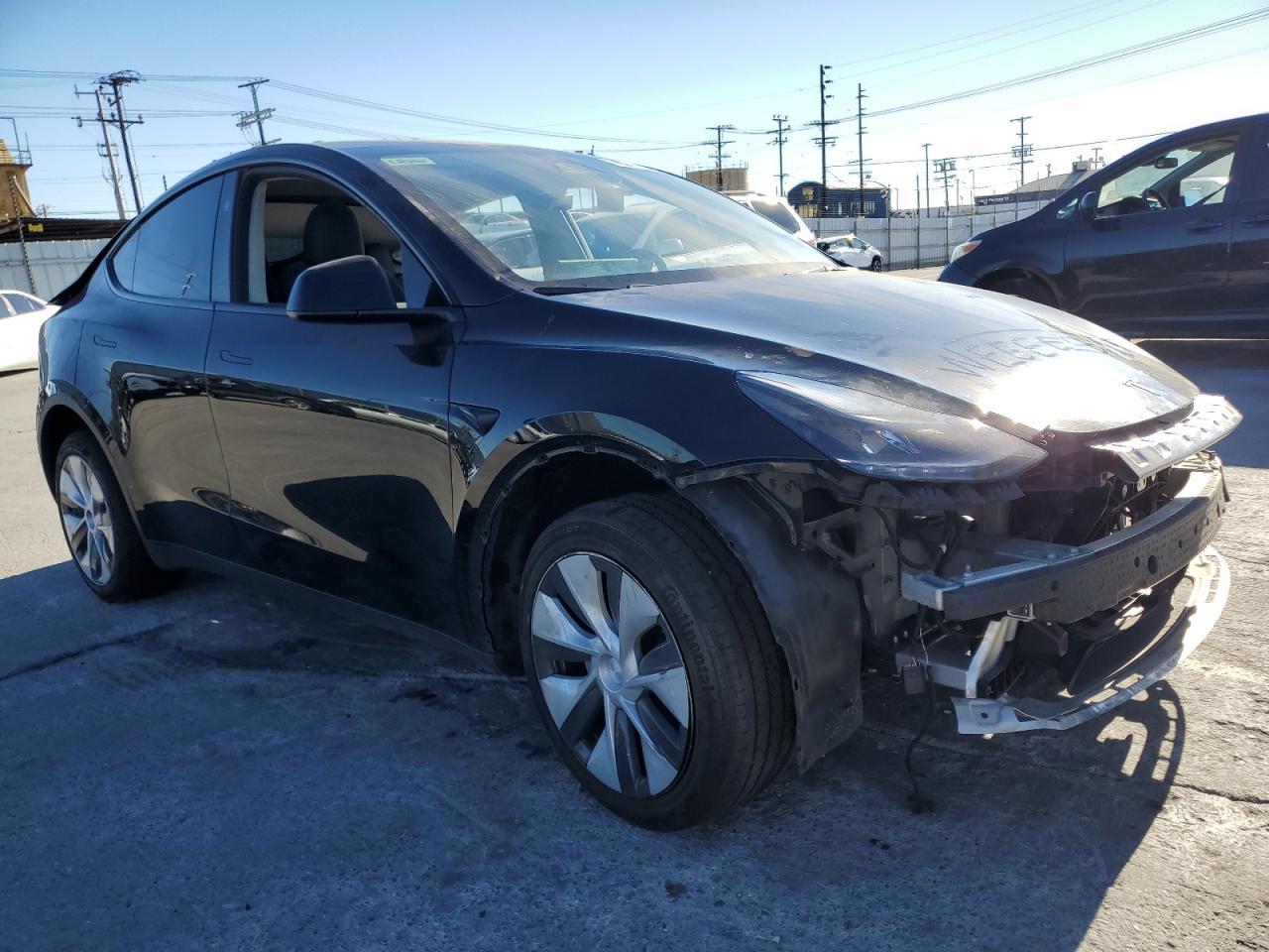 2024 Tesla Model Y - zdjęcie 4