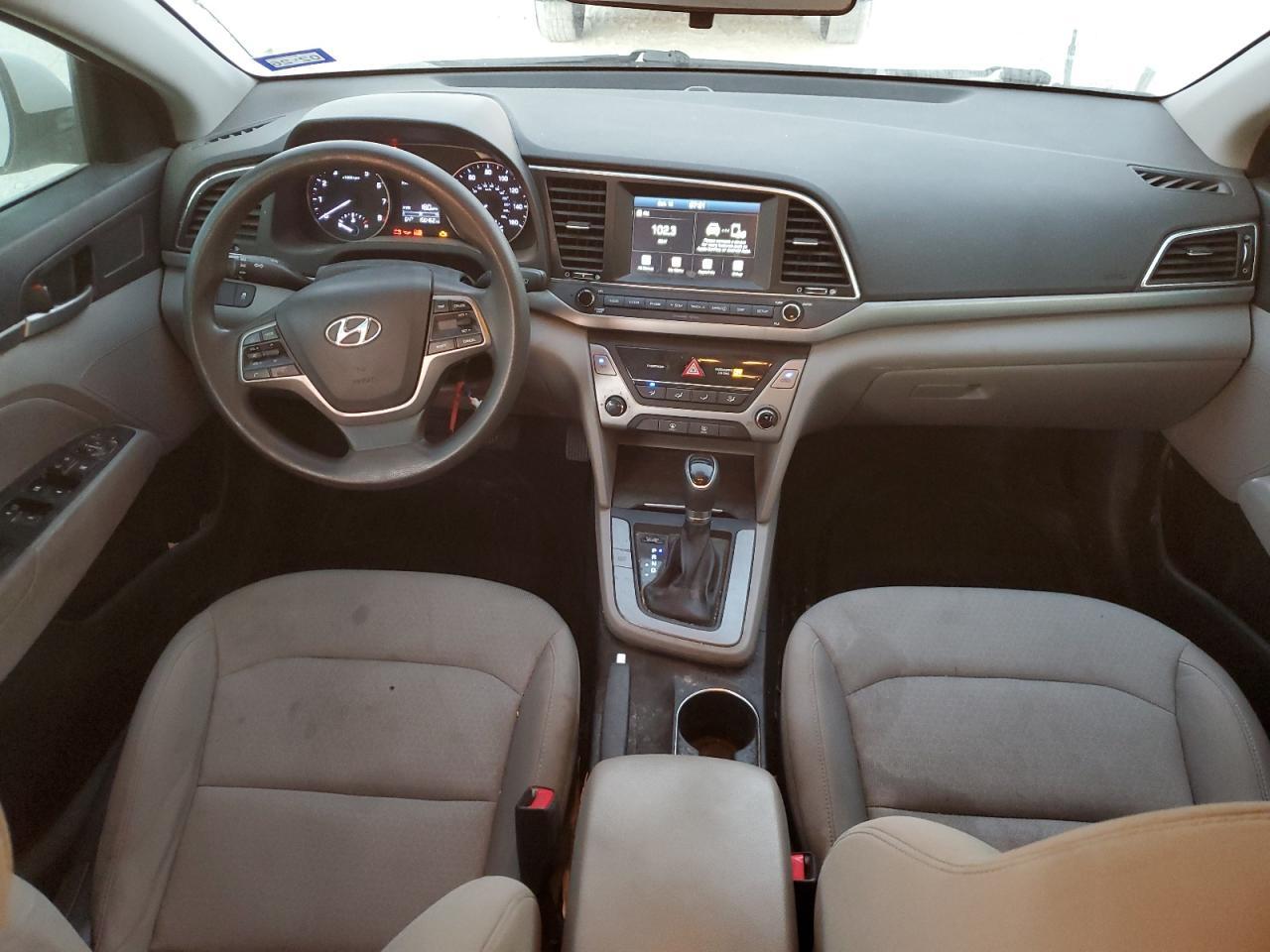 2017 Hyundai Elantra - zdjęcie 8