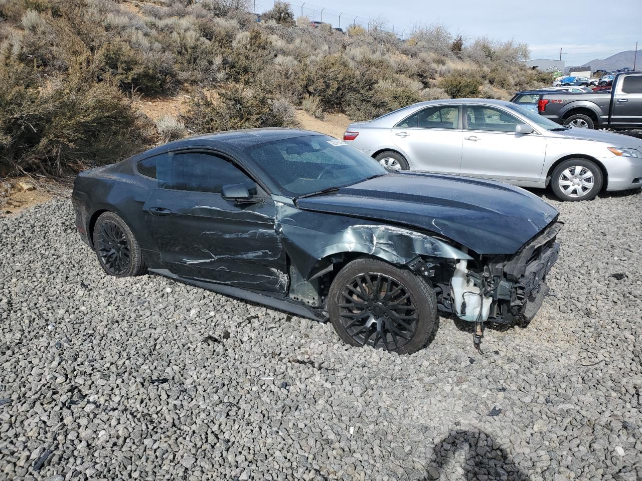 2015 Ford Mustang - zdjęcie 4