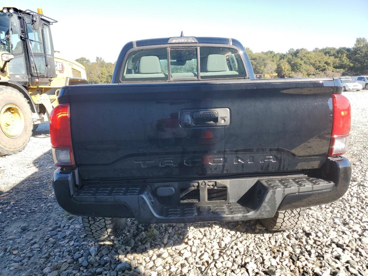 2018 Toyota Tacoma - zdjęcie 6