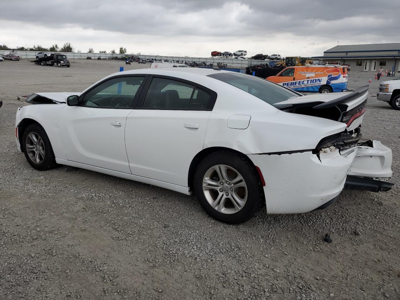 2022 Dodge Charger Sxt - zdjęcie 2