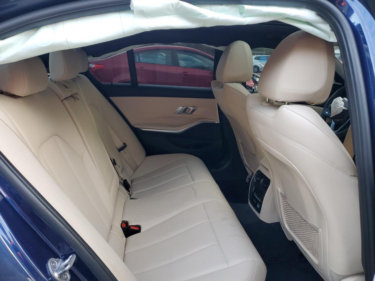2020 BMW 330Xi - zdjęcie 10