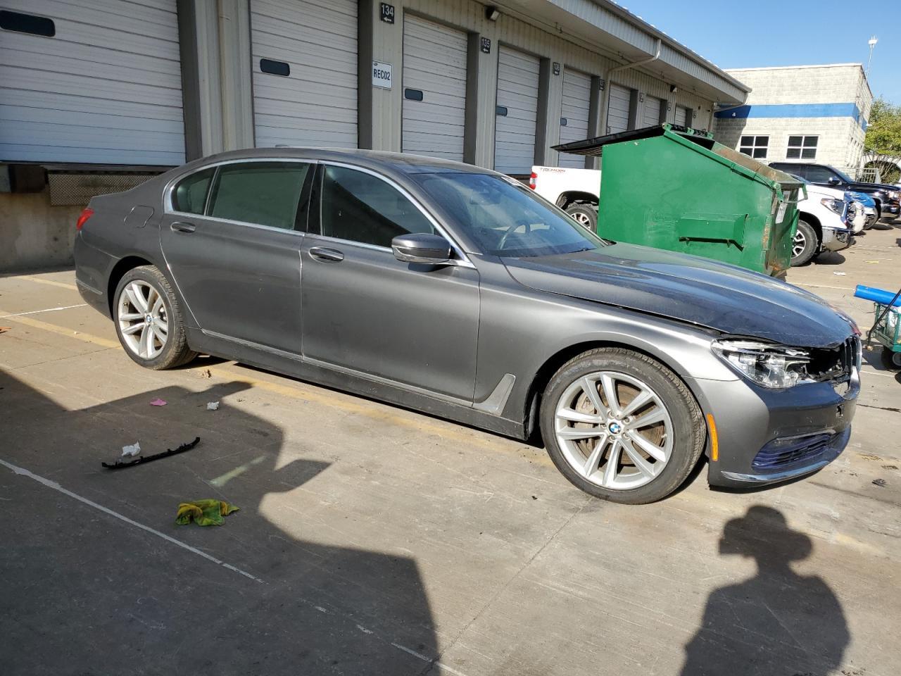 2016 BMW 750 Xi - zdjęcie 4
