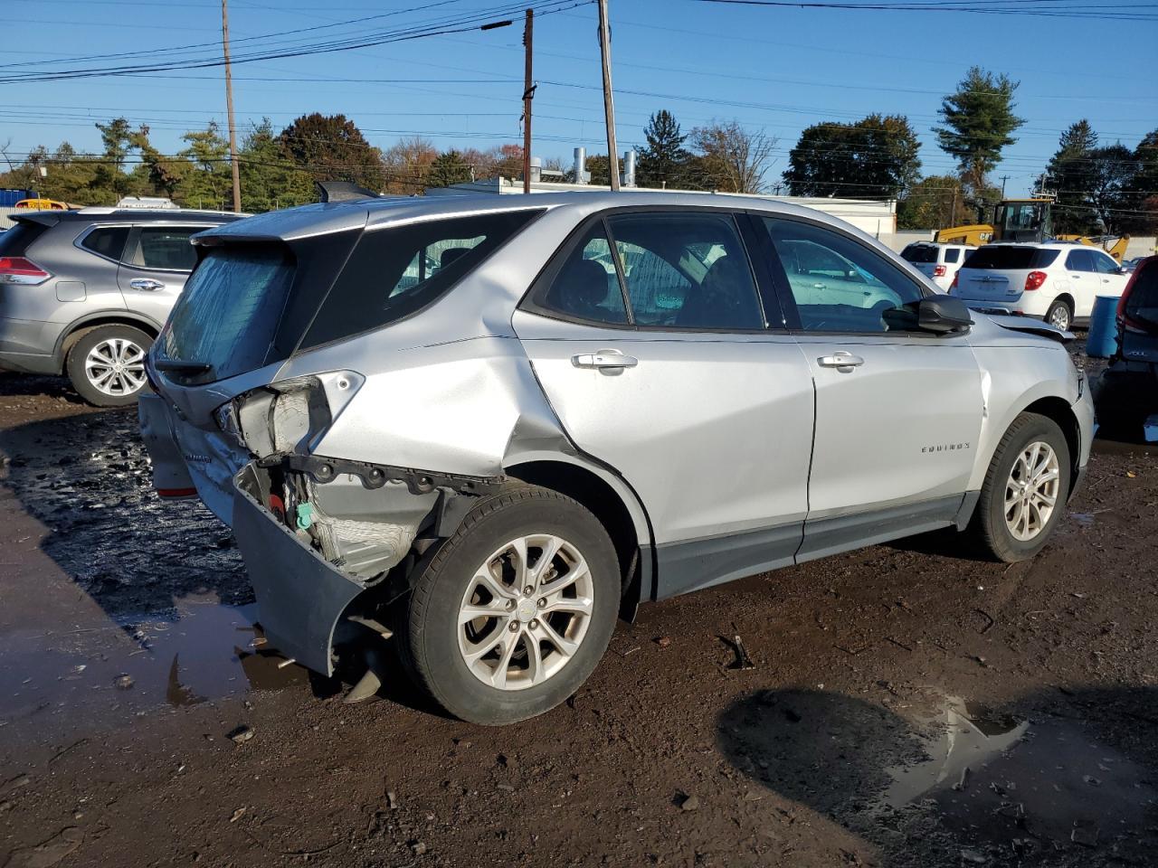 2018 Chevrolet Equinox Ls - zdjęcie 3