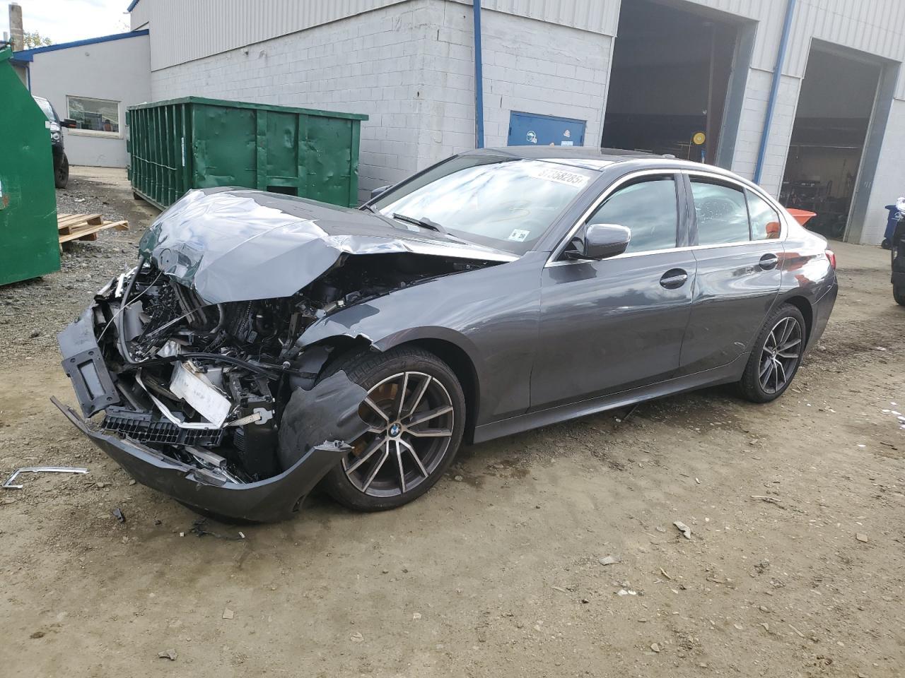2021 BMW Seria 3 - zdjęcie główne