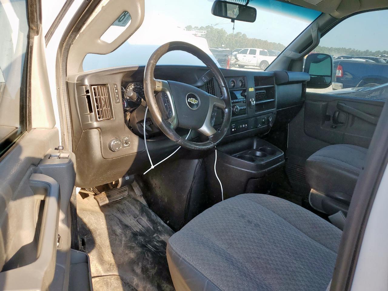 2018 Chevrolet Express G3500 - zdjęcie 8