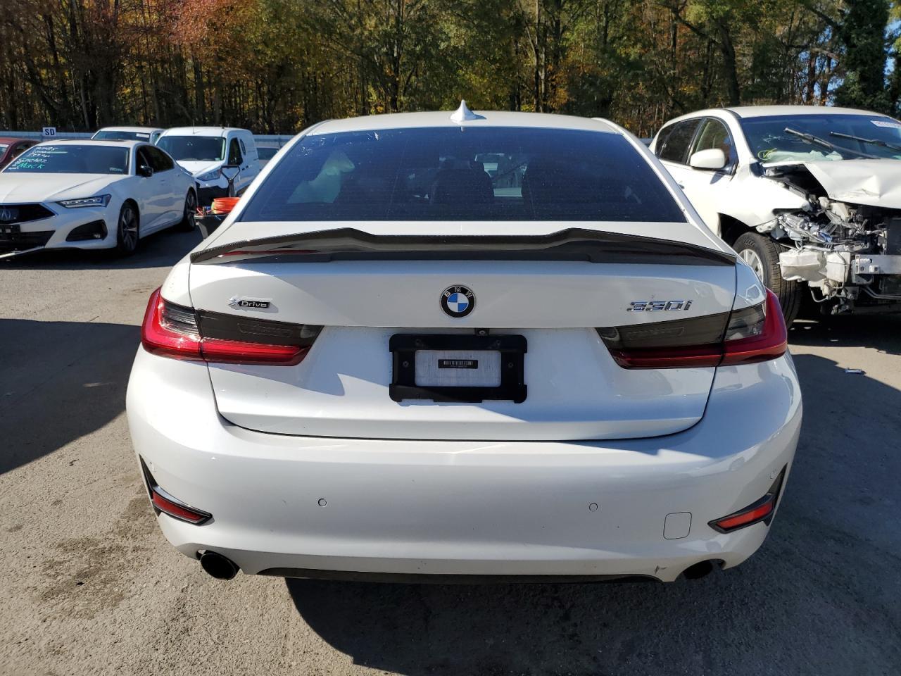 2020 BMW Seria 3 - zdjęcie 6