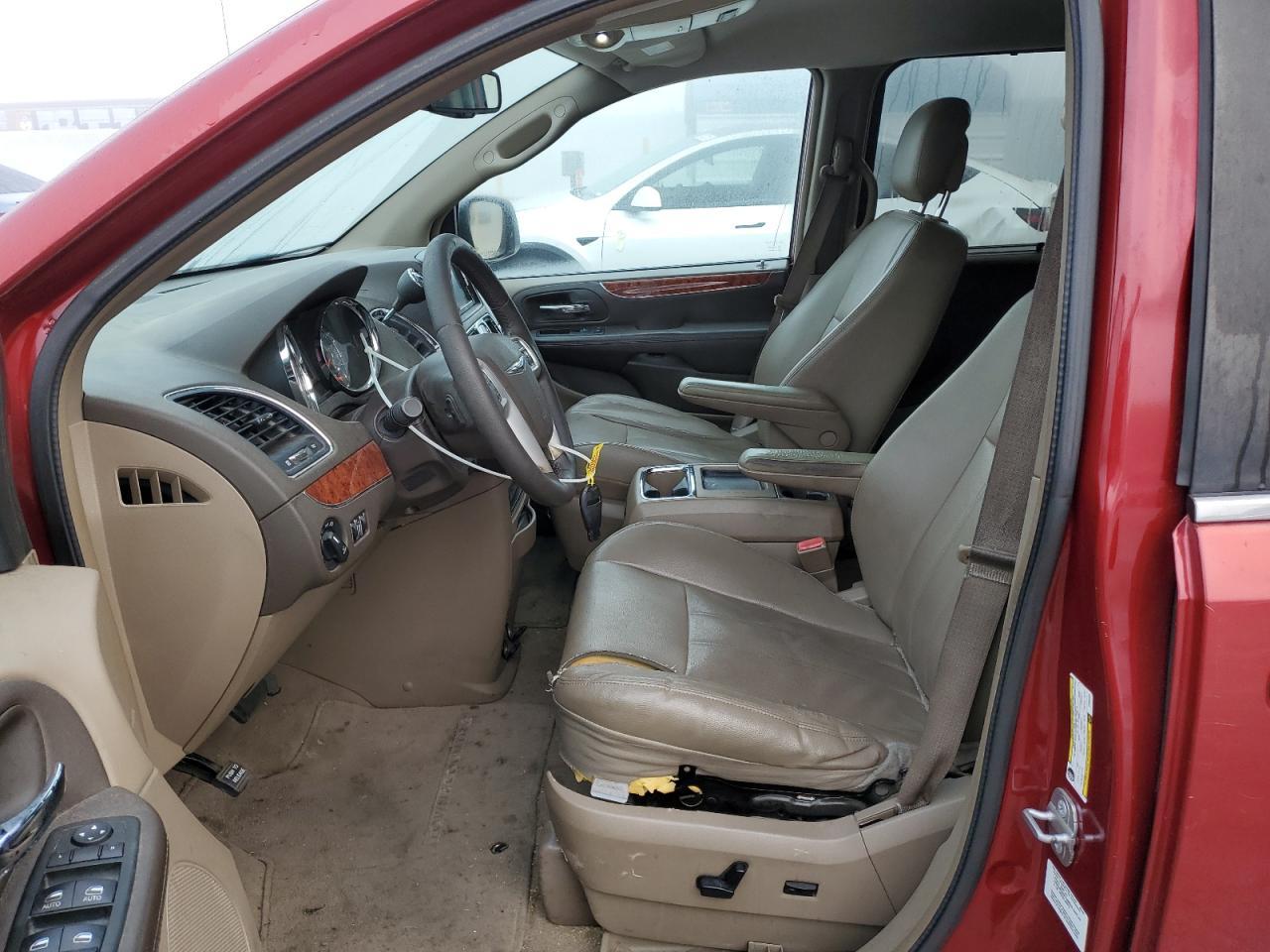 2014 Chrysler Town & Country Touring - zdjęcie 7