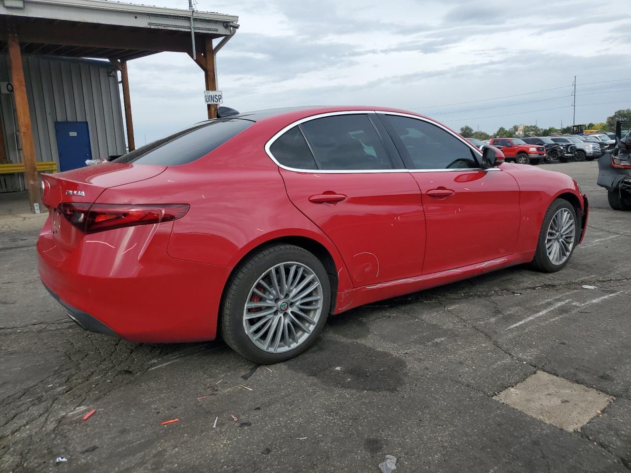 2019 Alfa Romeo Giulia Ti - zdjęcie 3