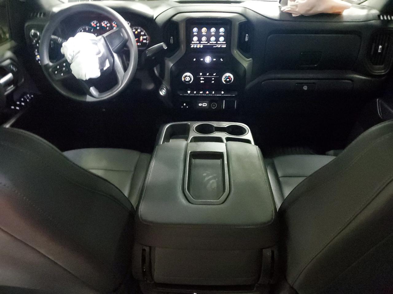 2025 GMC Sierra K3500 - zdjęcie 8