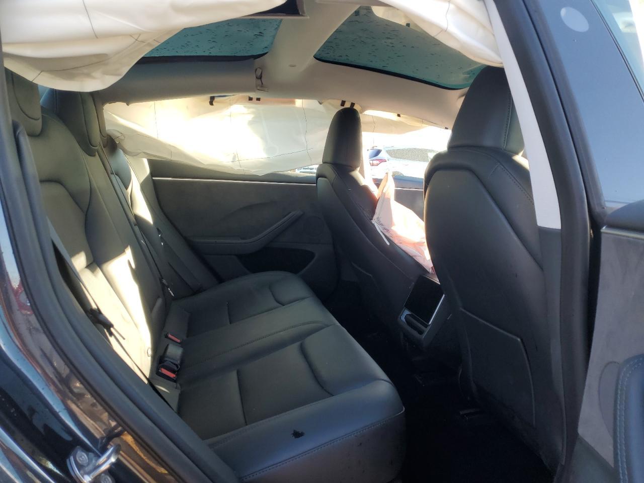 2024 Tesla Model 3 - zdjęcie 11