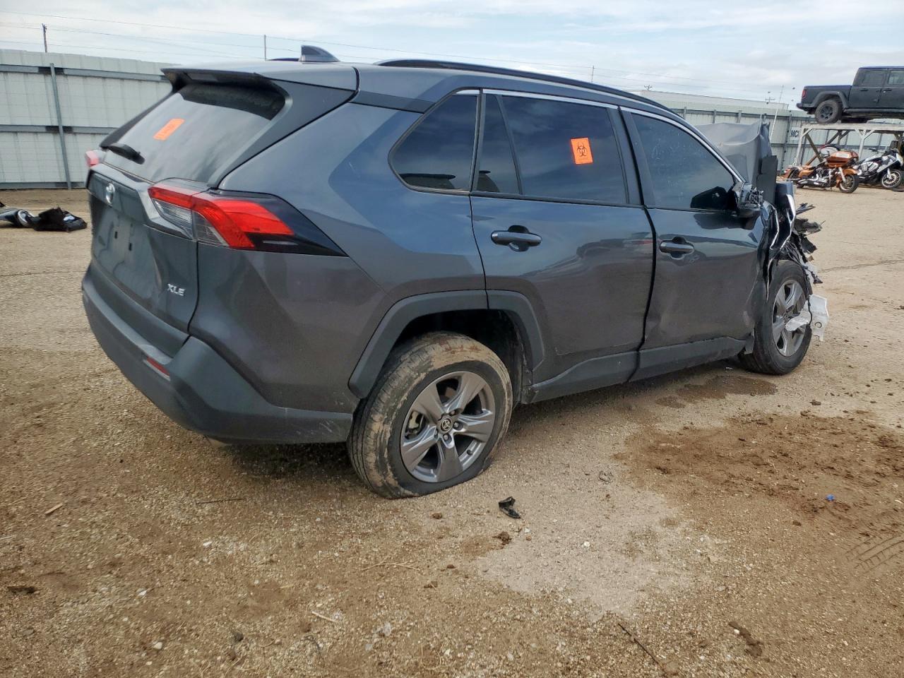 2023 Toyota Rav4 Xle - zdjęcie 3