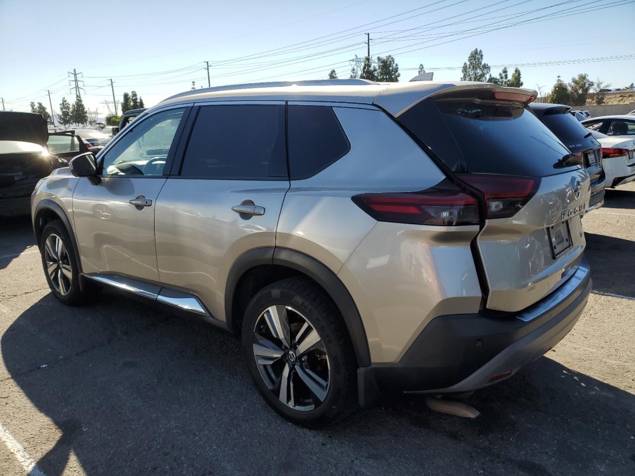 2021 Nissan Rogue - zdjęcie 2