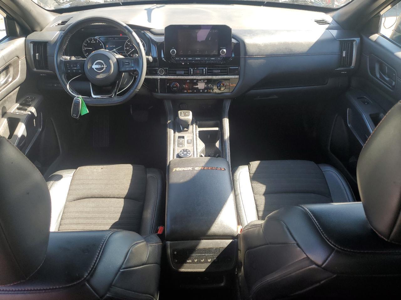 2024 Nissan Pathfinder - zdjęcie 8