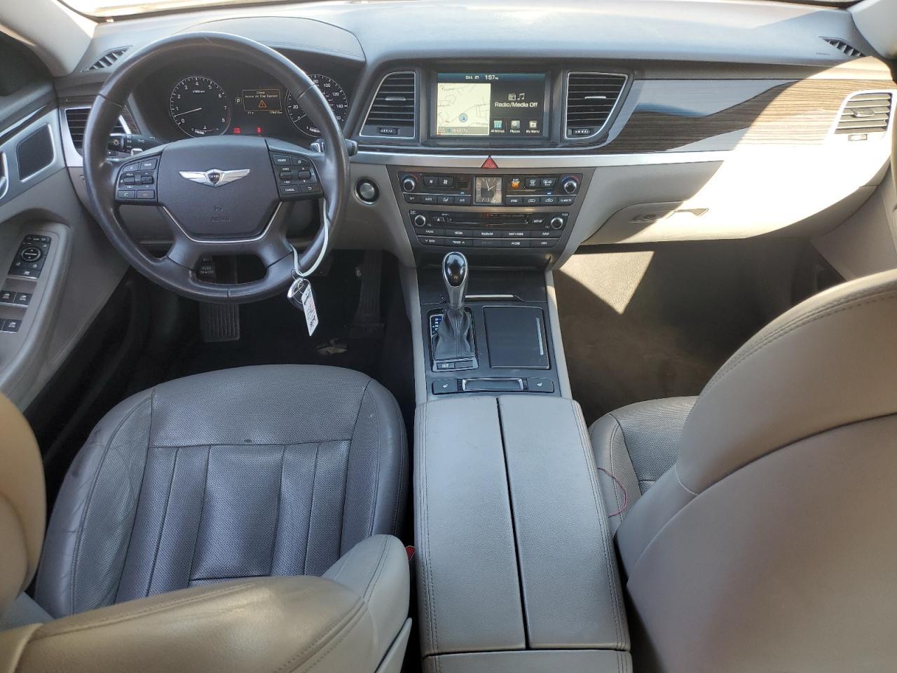 2016 Hyundai Genesis - zdjęcie 8