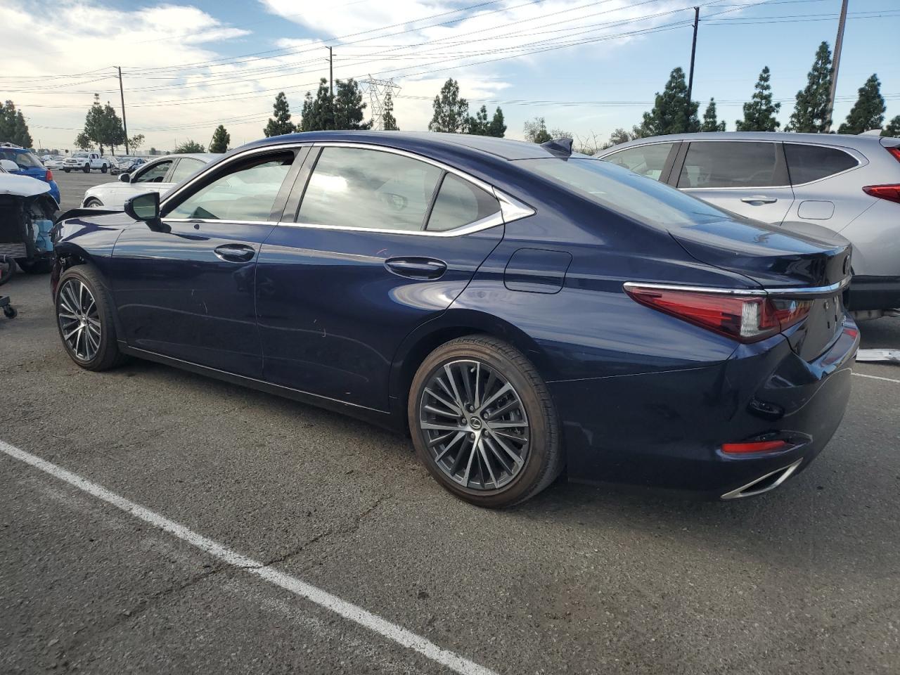 2022 Lexus ES - zdjęcie 2