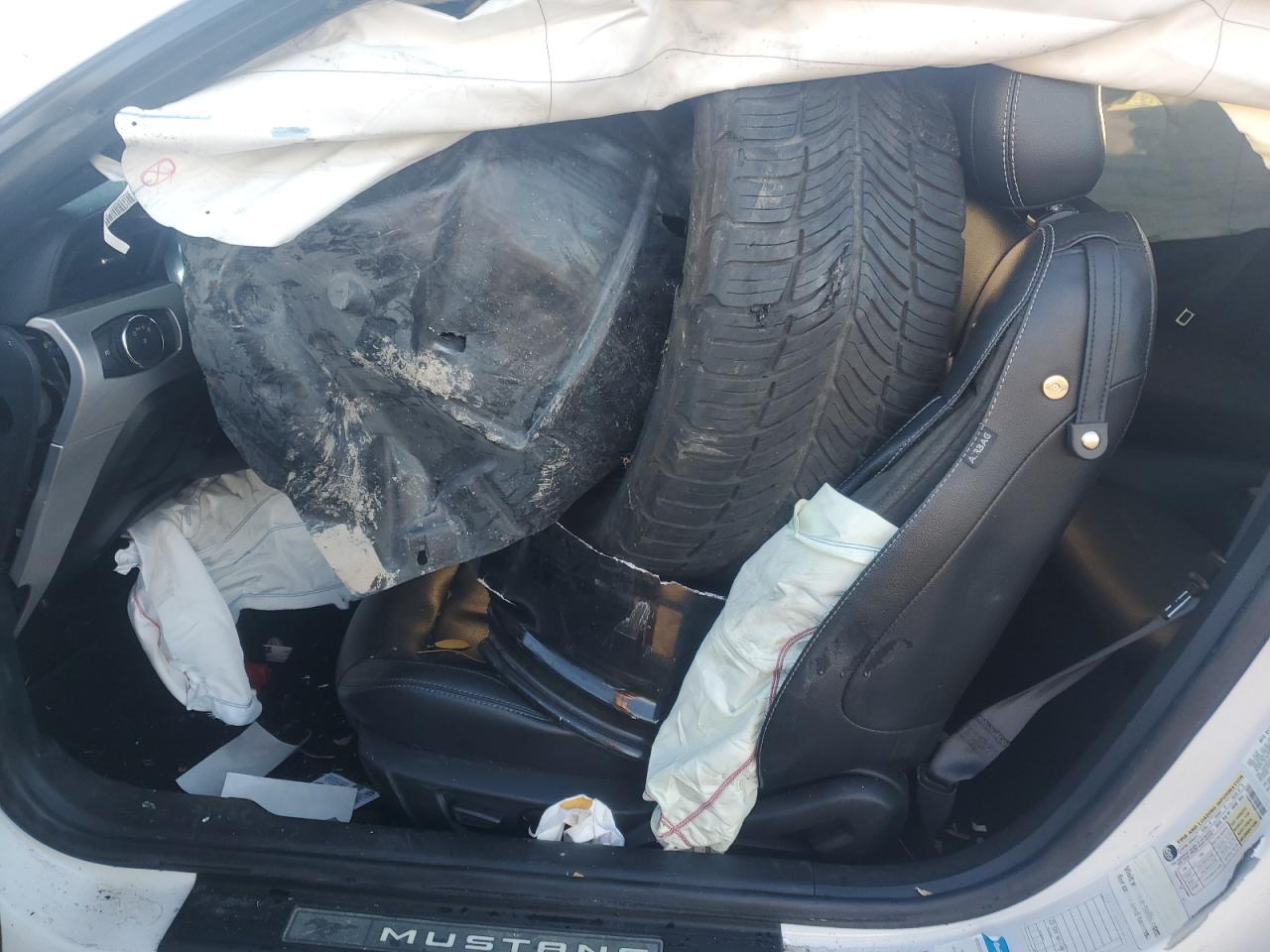 2021 Ford Mustang - zdjęcie 7