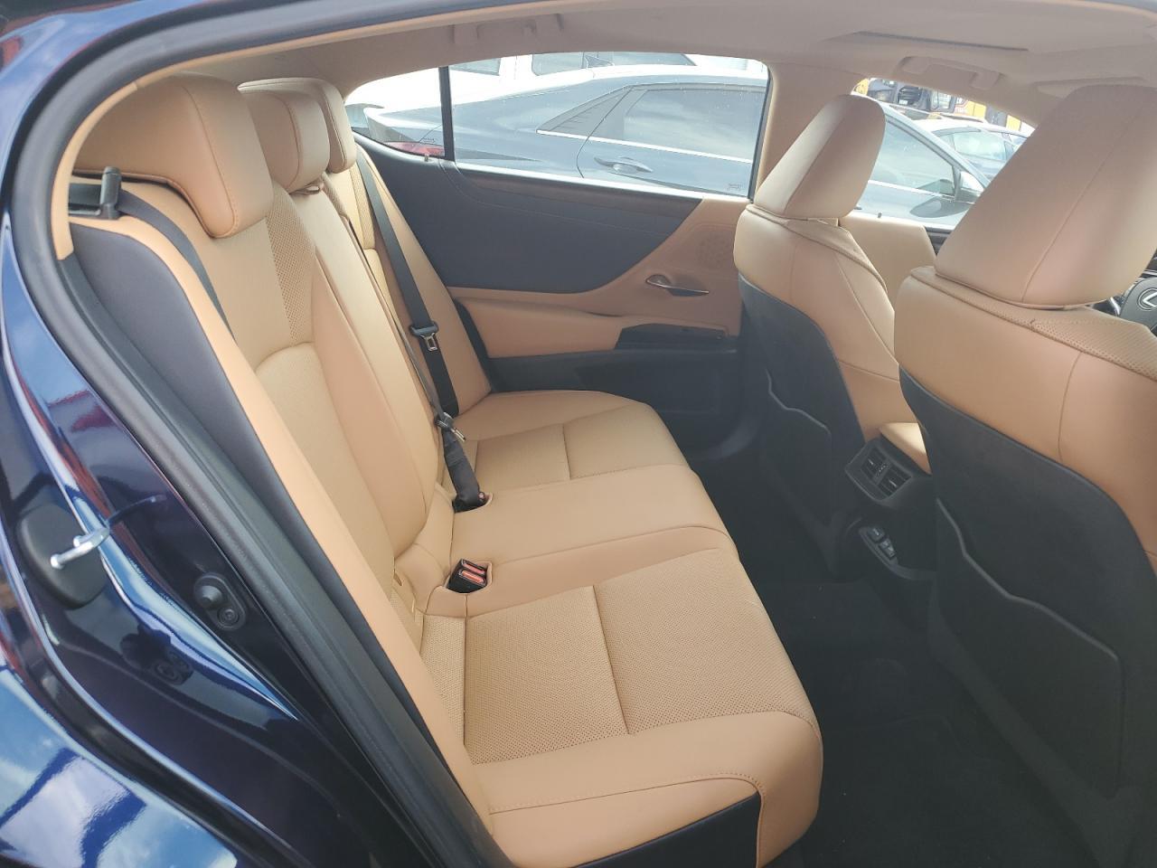 2022 Lexus ES - zdjęcie 10