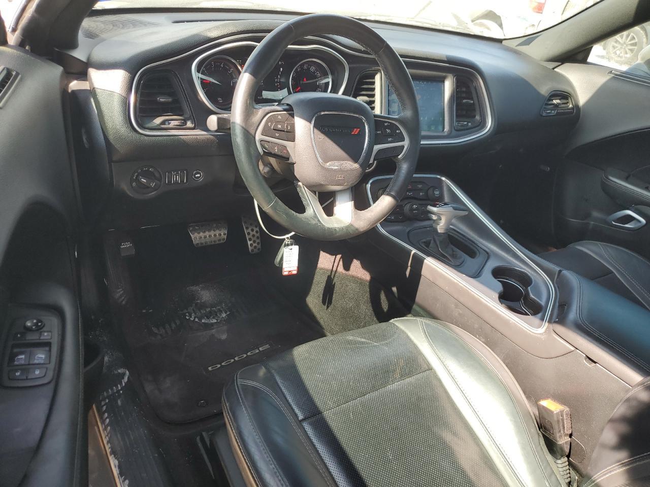 2017 Dodge Challenger - zdjęcie 8