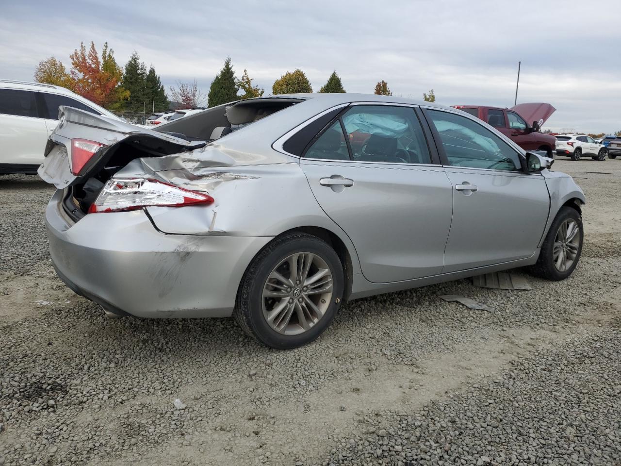 2016 Toyota Camry Le - zdjęcie 3
