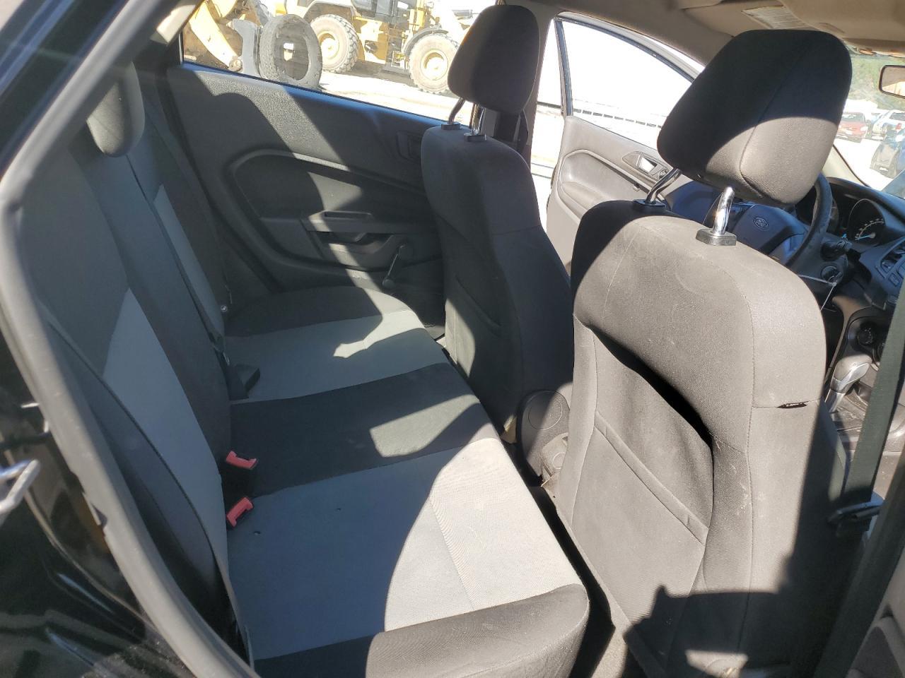 2016 Ford Fiesta S - zdjęcie 10