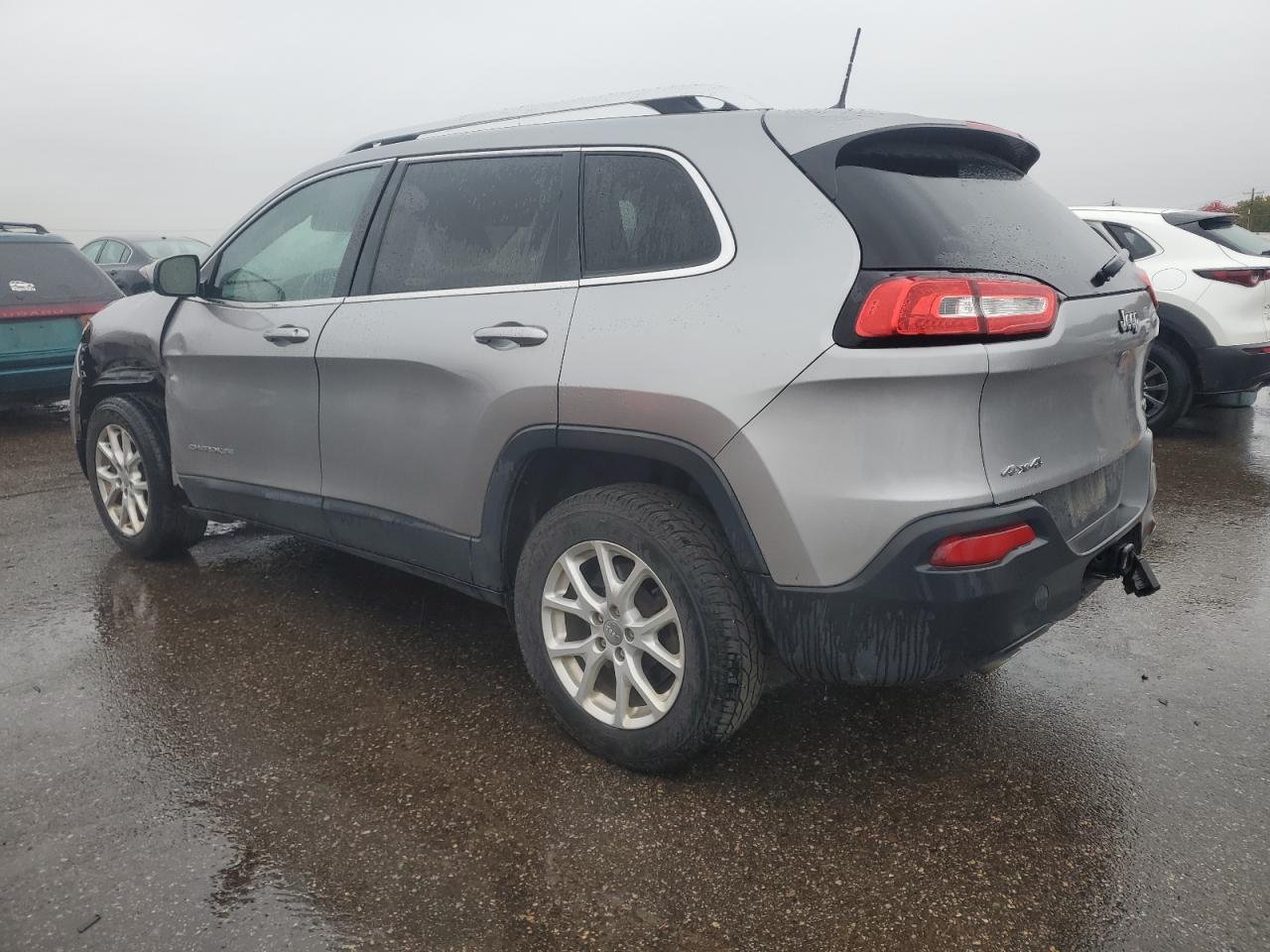 2016 Jeep Cherokee Latitude - zdjęcie 2
