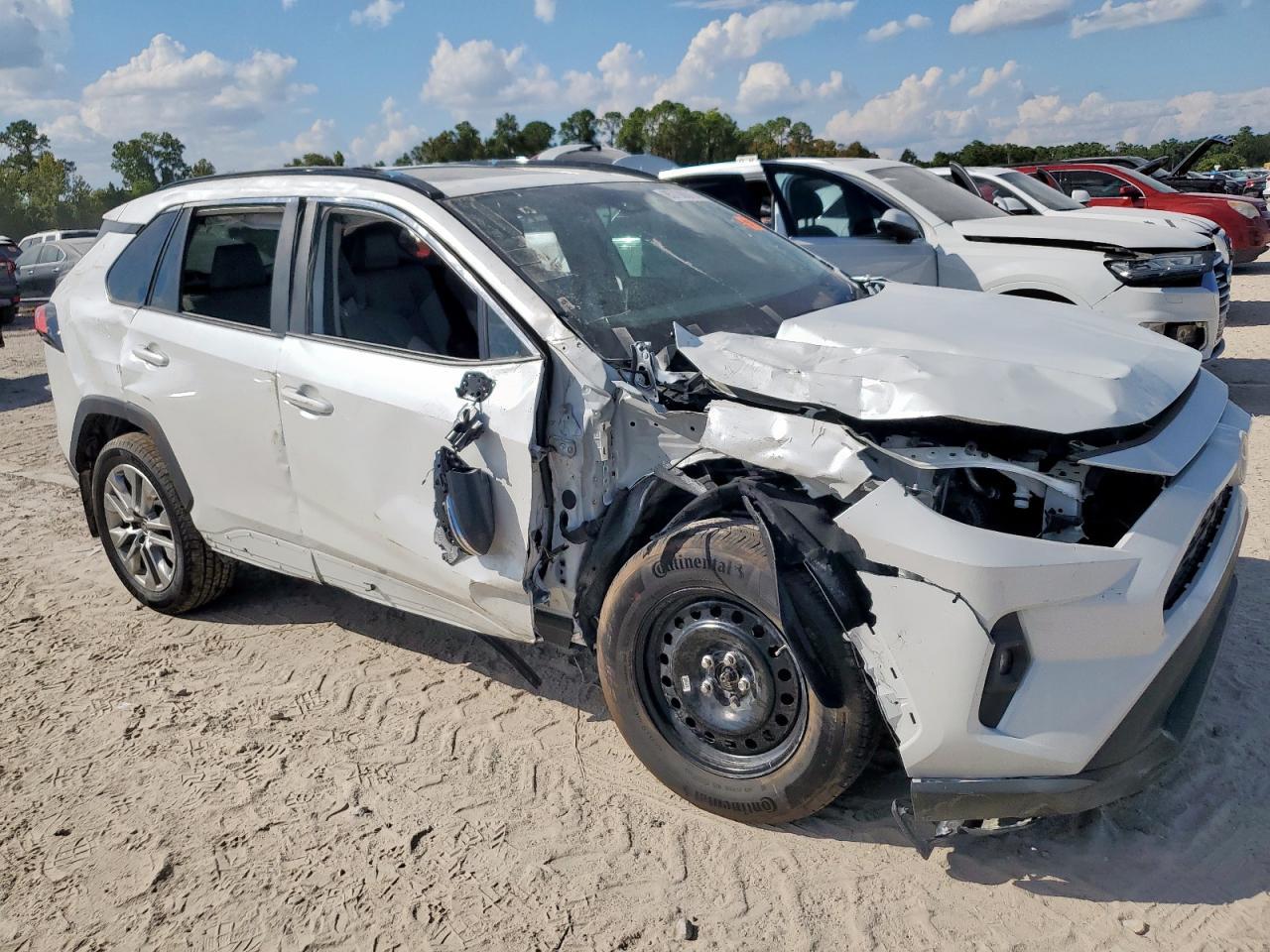 2024 Toyota Rav4 Xle Premium - zdjęcie 4