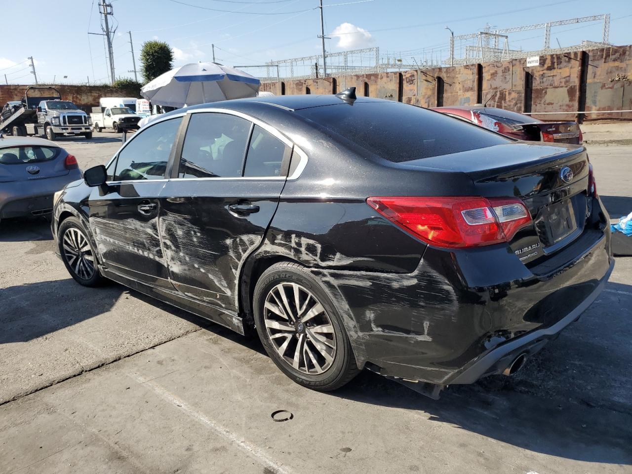 2019 Subaru Legacy - zdjęcie 2