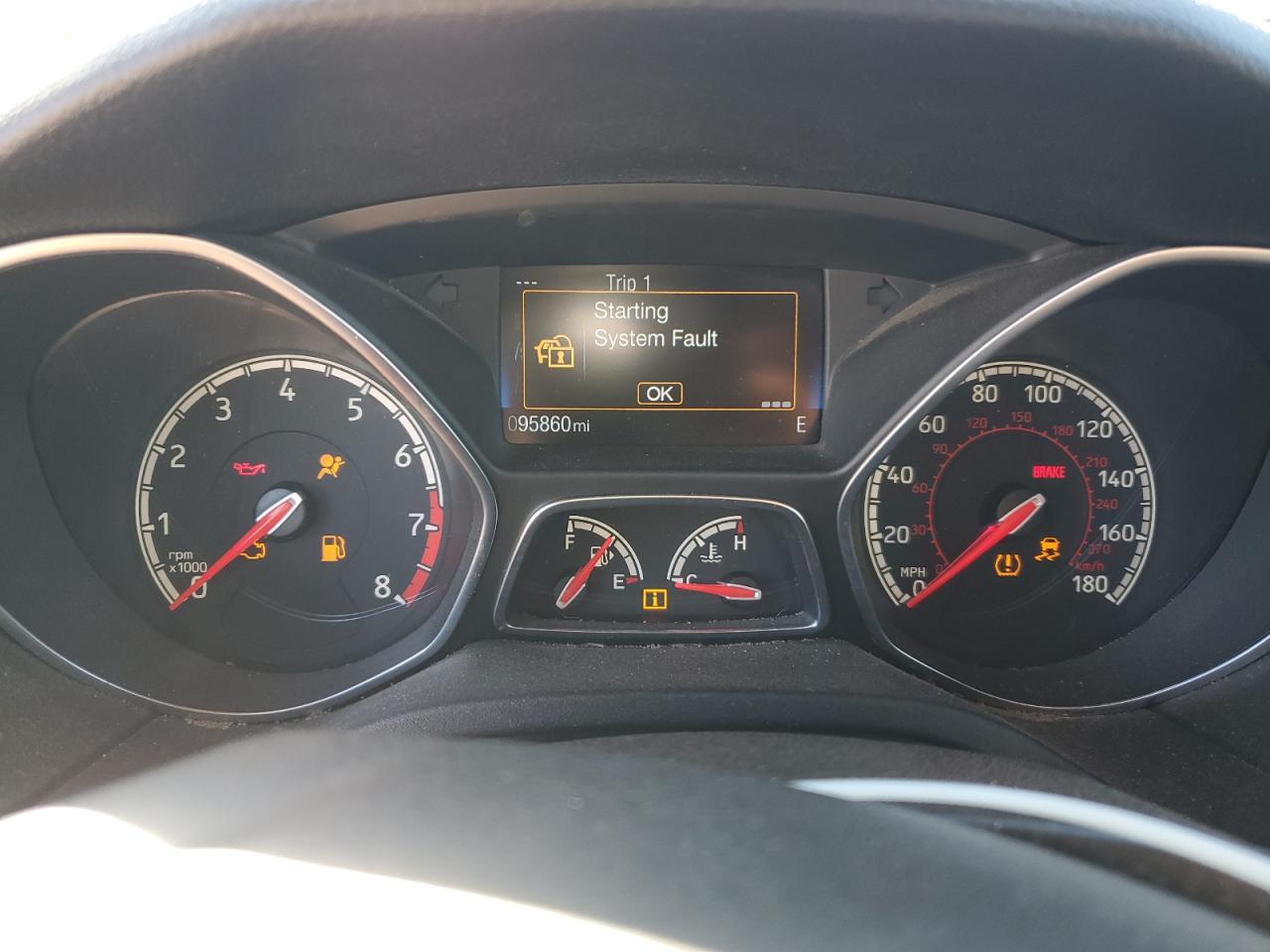 2016 Ford Focus - zdjęcie 9