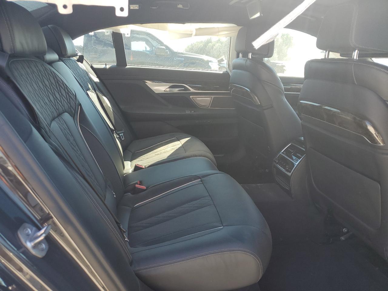 2022 BMW 740 I - zdjęcie 10