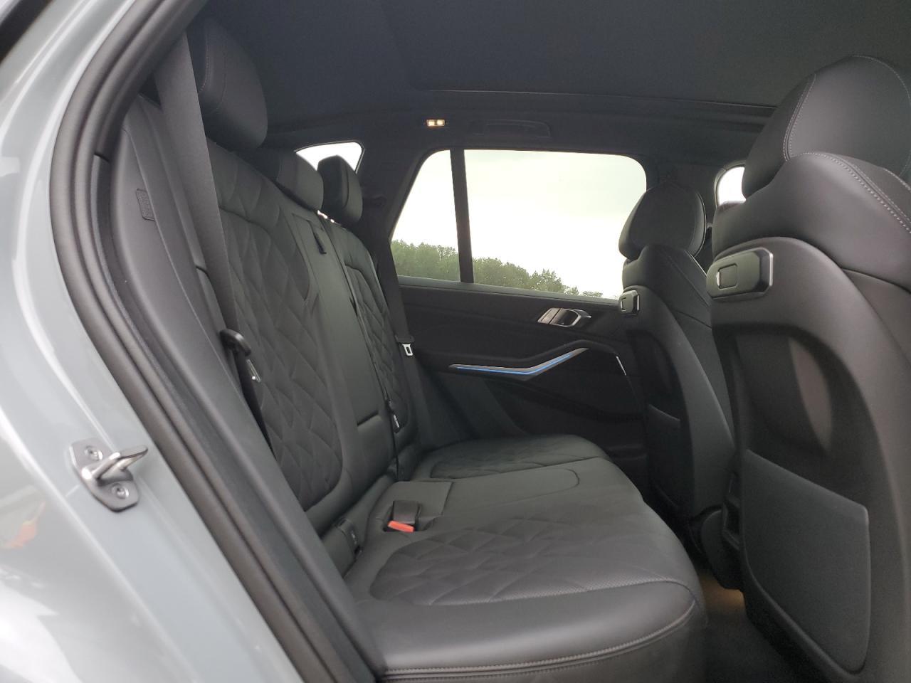 2024 BMW X5 xDrive50E - zdjęcie 11