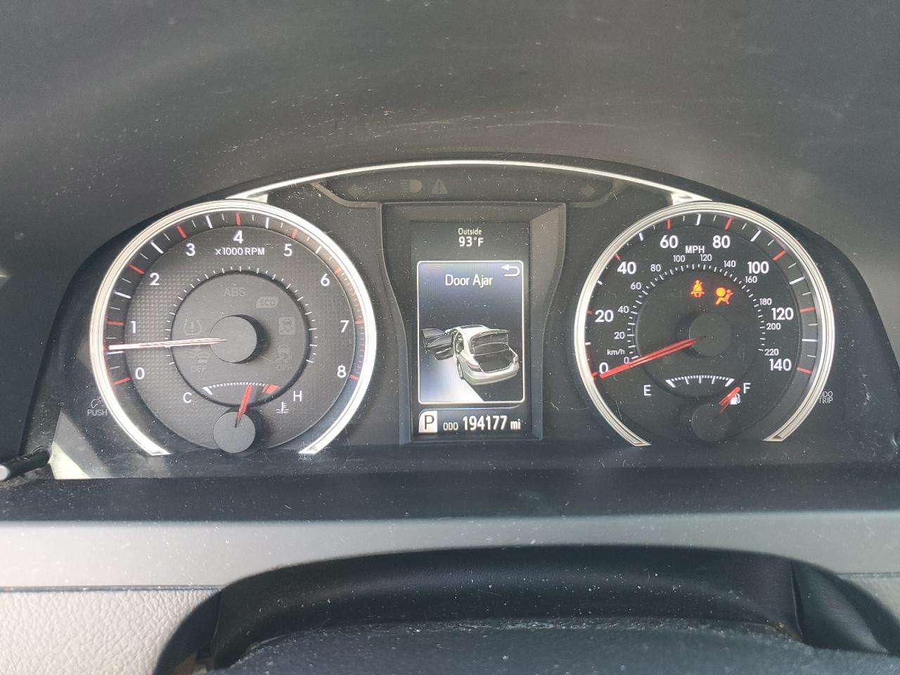 2017 Toyota Camry Le - zdjęcie 9