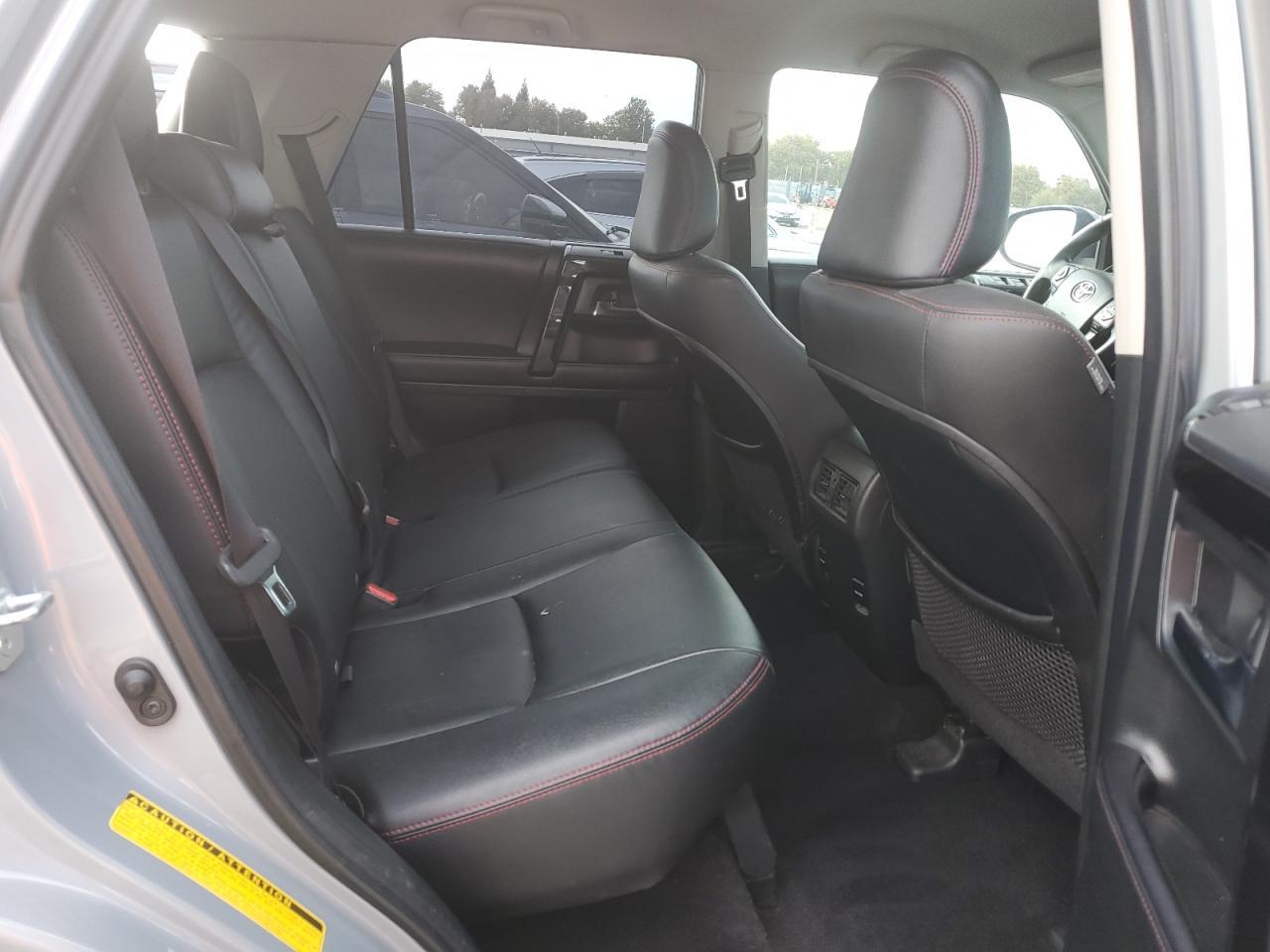 2017 Toyota 4Runner - zdjęcie 11