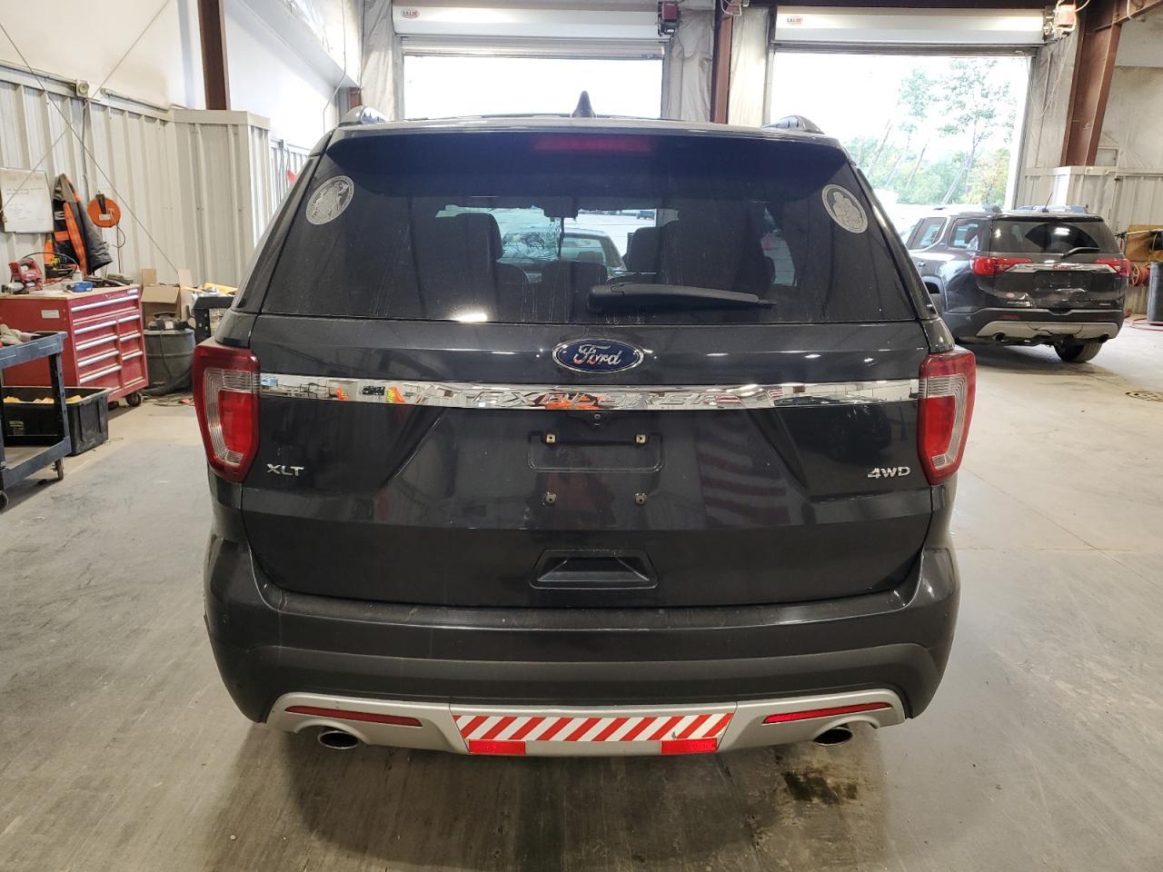 2017 Ford Explorer - zdjęcie 6