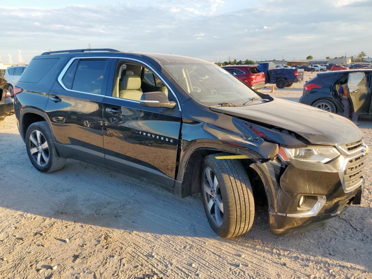 2021 Chevrolet Traverse Lt - zdjęcie 4
