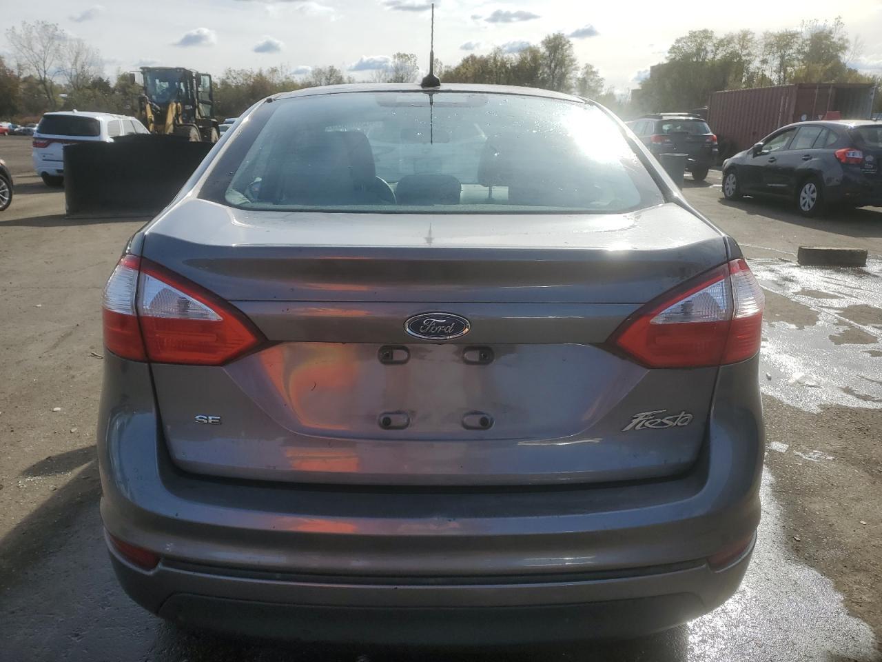 2014 Ford Fiesta Se - zdjęcie 6