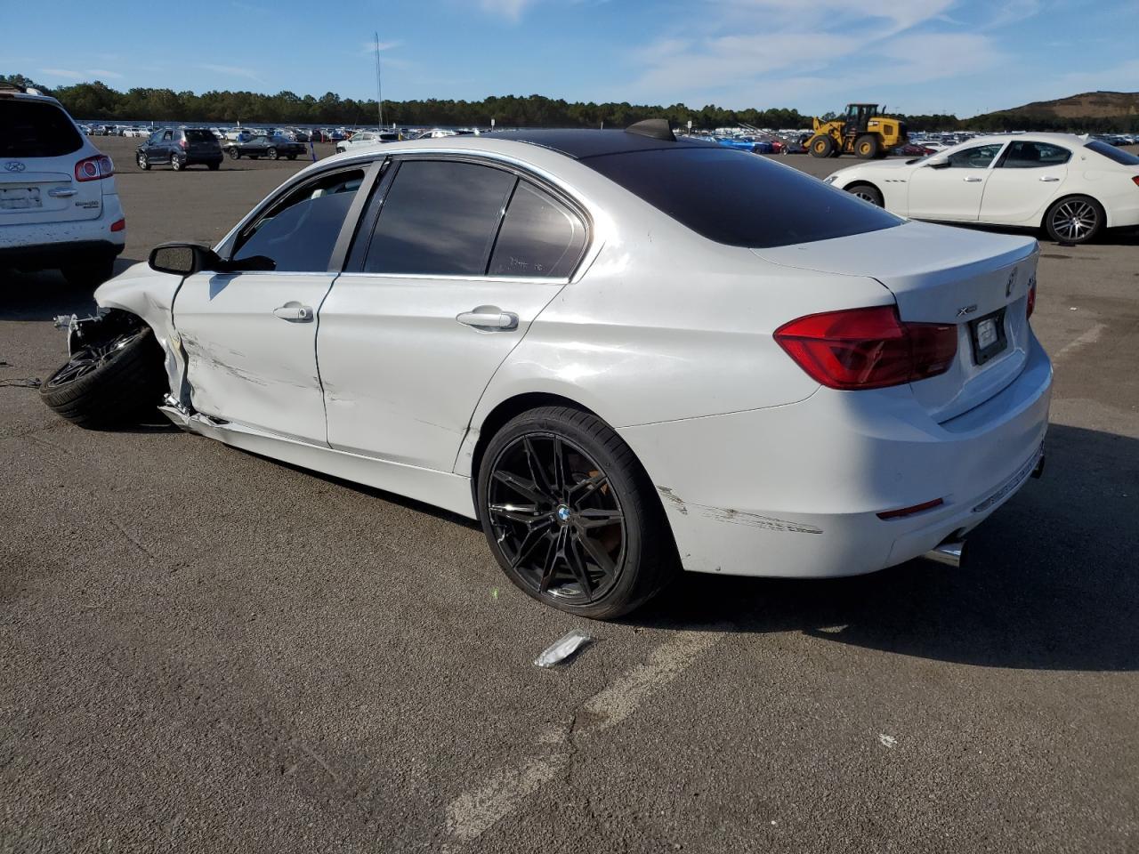 2015 BMW Seria 3 - zdjęcie 2