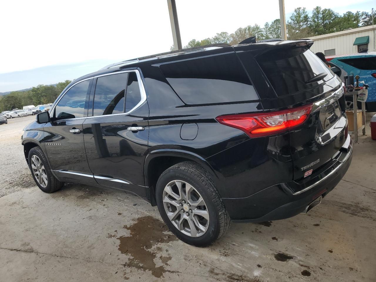 2019 Chevrolet Traverse - zdjęcie 2