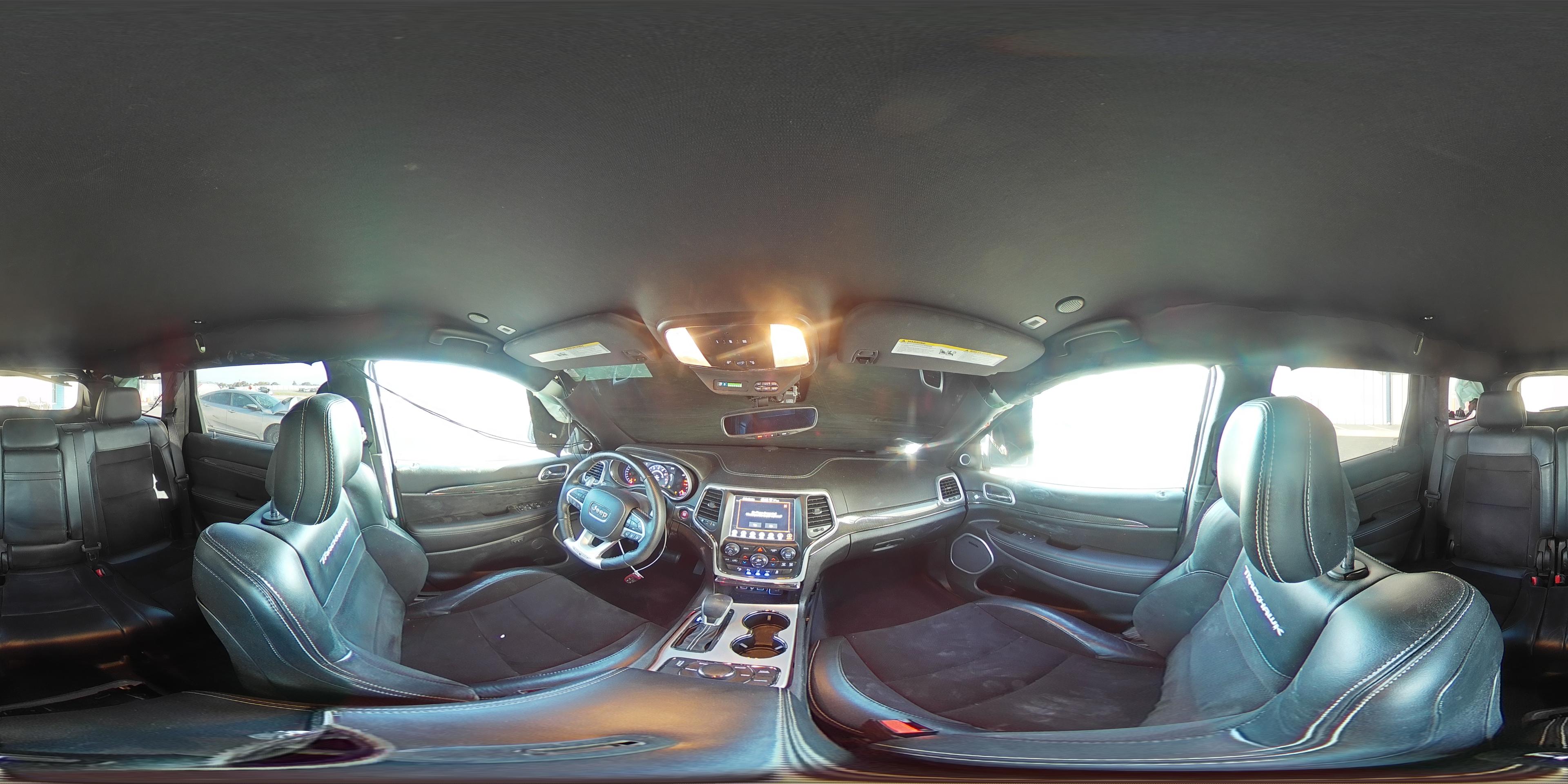 2018 Jeep Grand Cherokee - zdjęcie 15