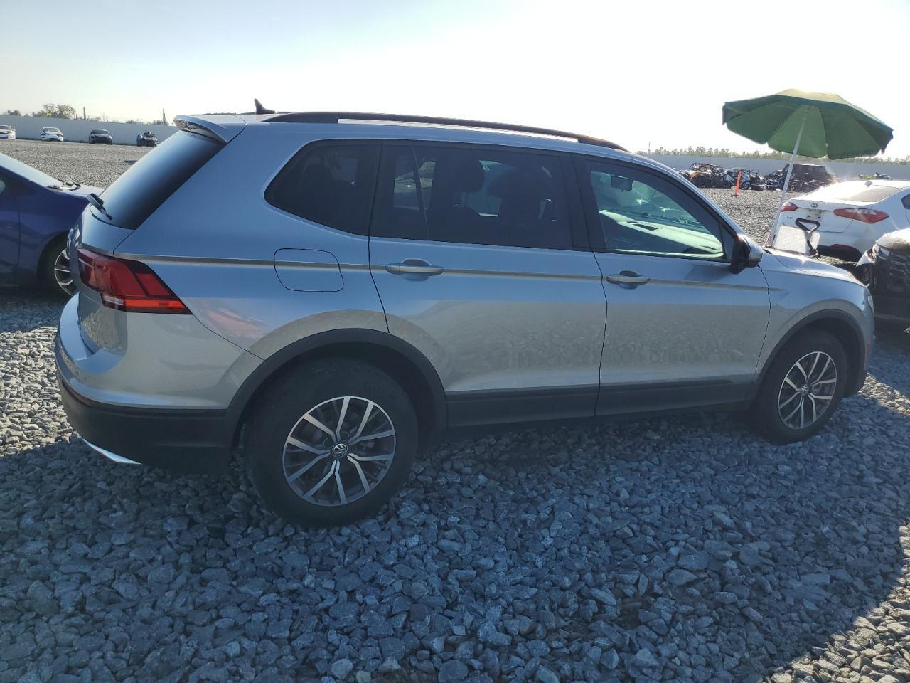 2021 Volkswagen Tiguan - zdjęcie 3