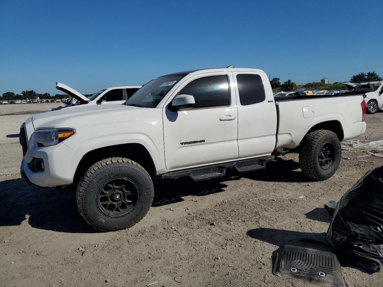 2023 Toyota Tacoma - zdjęcie główne