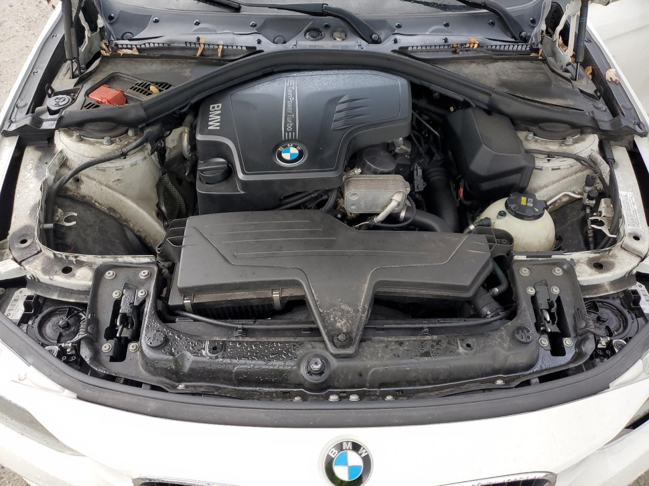 2016 BMW 320 I - zdjęcie 11