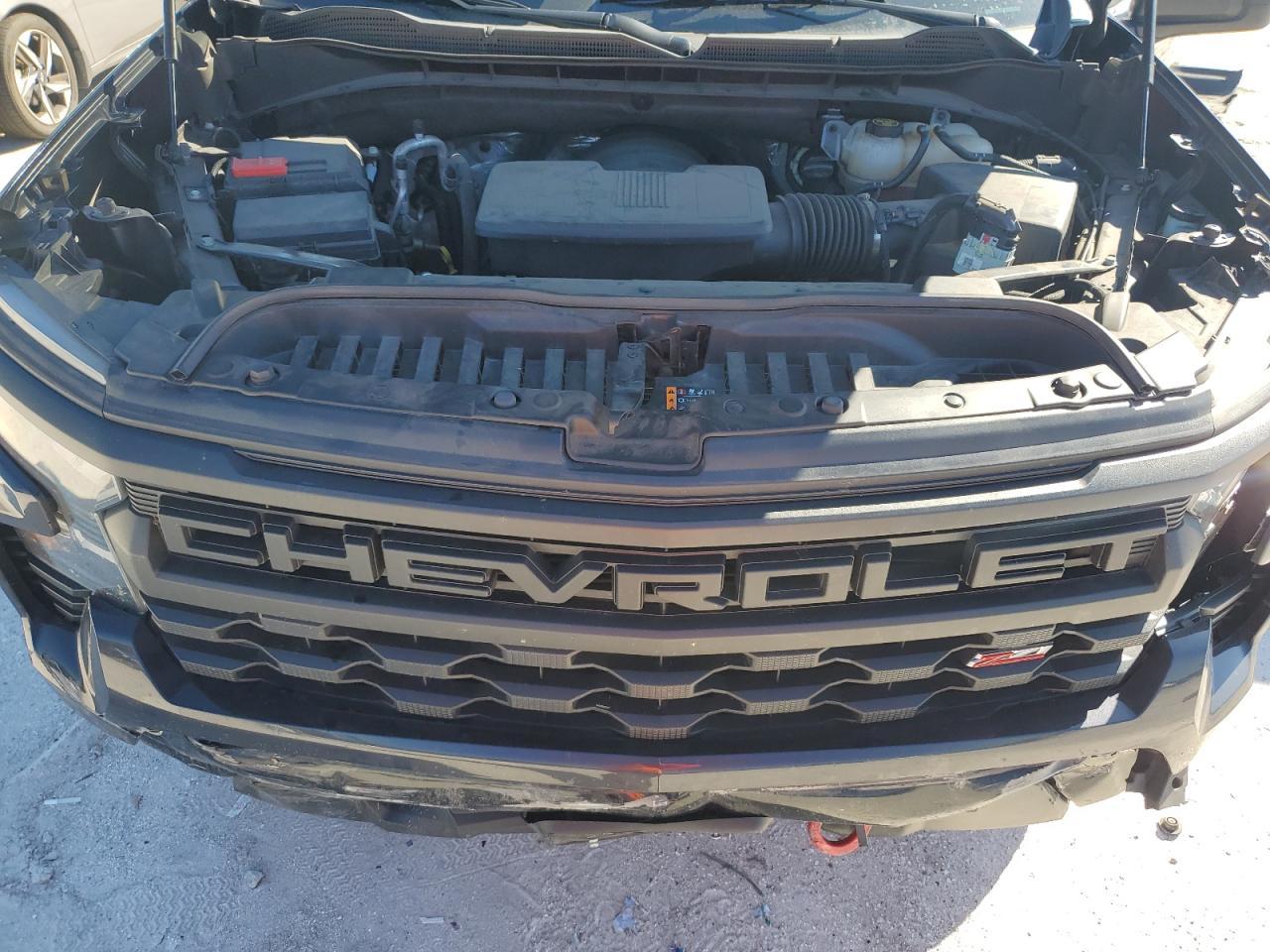 2023 Chevrolet Silverado - zdjęcie 11