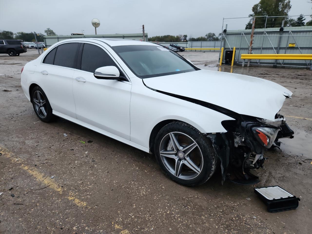 2017 Mercedes-Benz E 300 - zdjęcie 4