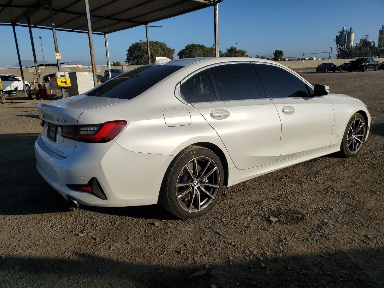 2019 BMW 330I - zdjęcie 3