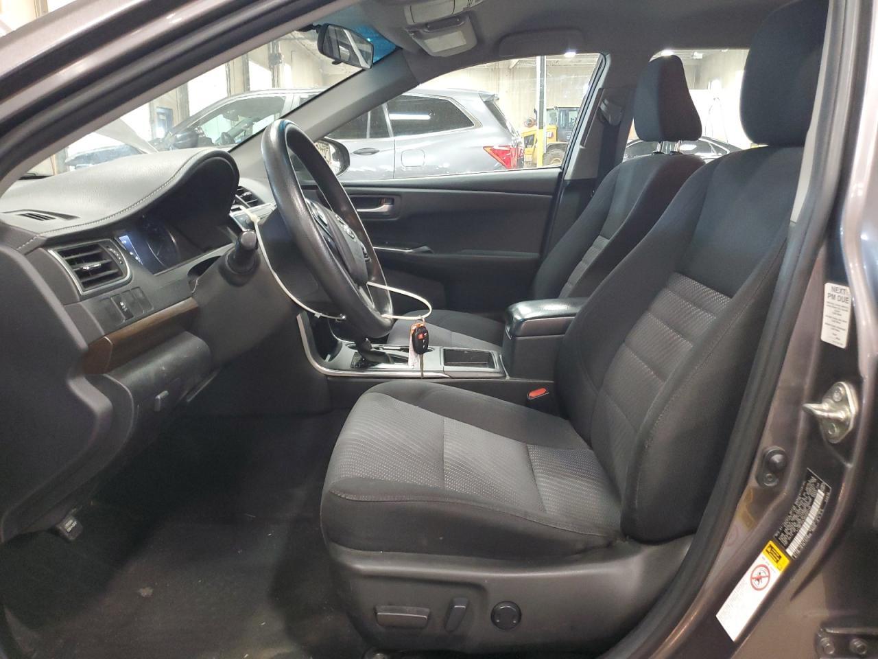 2016 Toyota Camry Le - zdjęcie 7