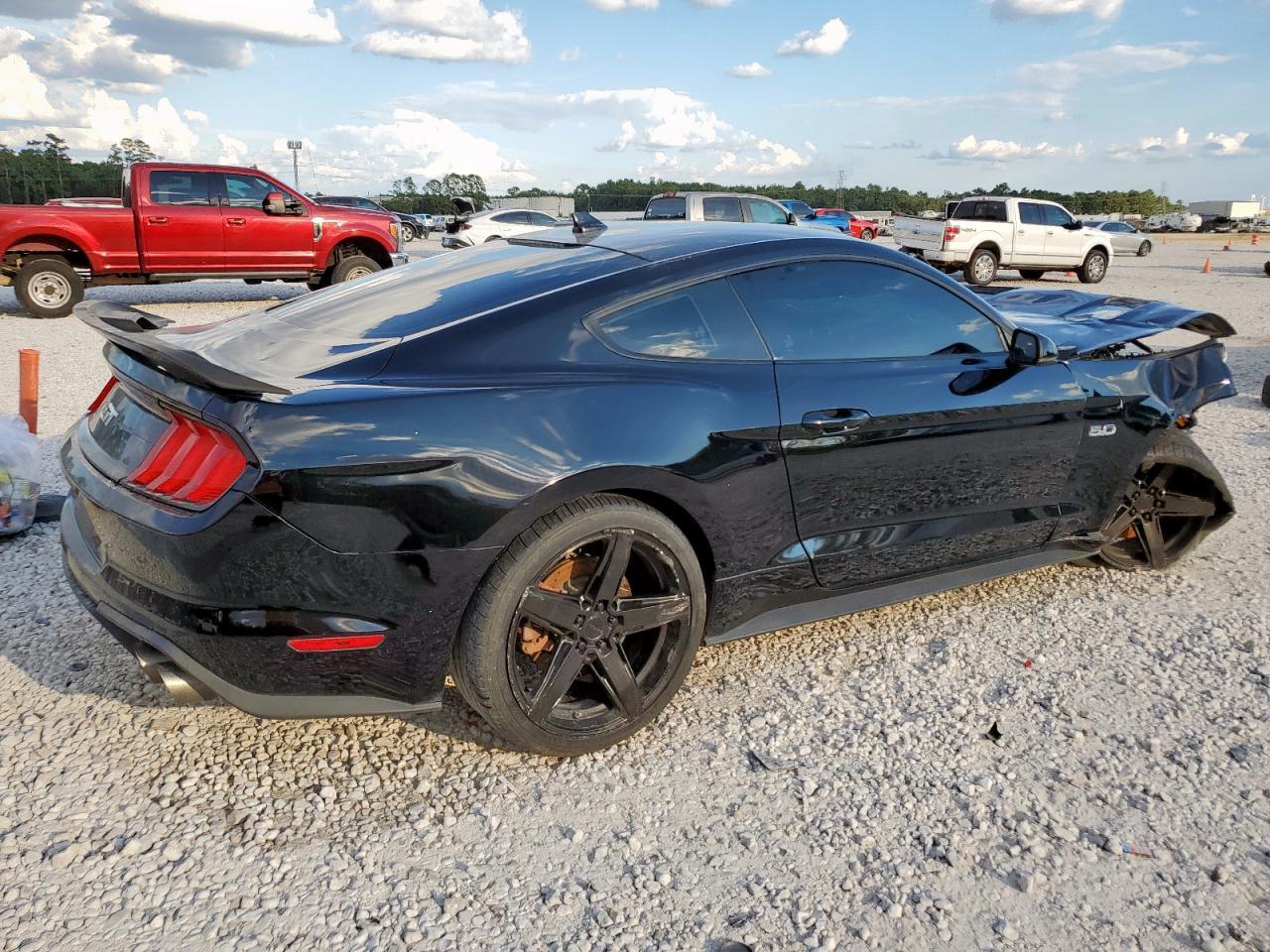 2020 Ford Mustang Gt - zdjęcie 3
