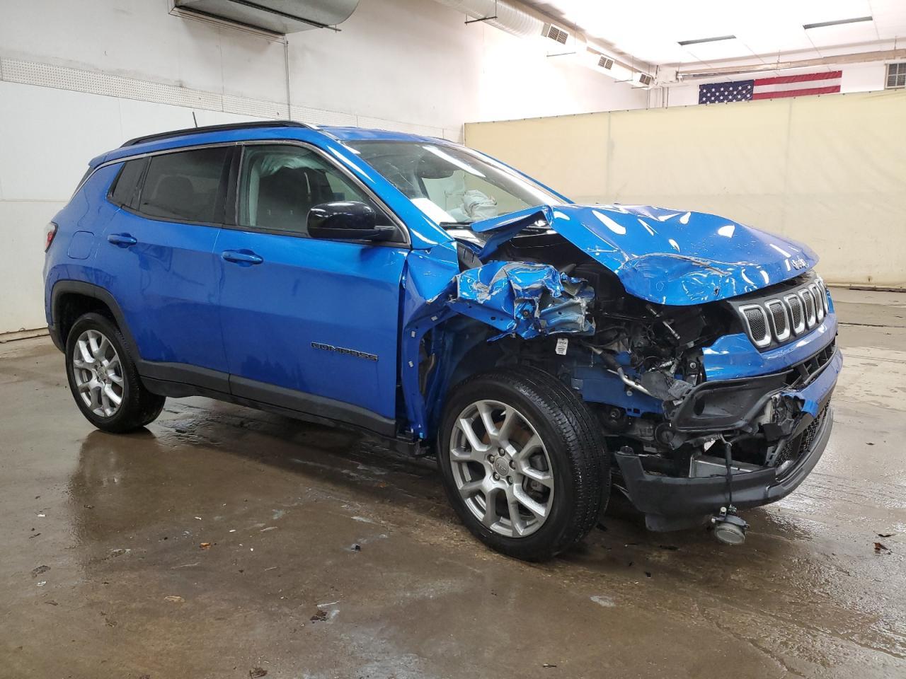 2022 Jeep Compass Latitude Lux - zdjęcie 4